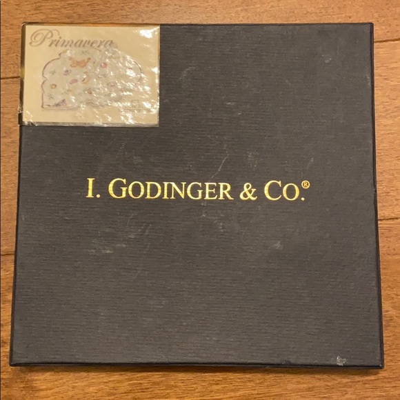 Vintage 8" Handled Leaf Dish - Picture 2 of 6